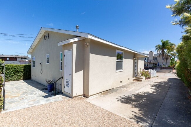 Building Photo - 2 Bed, 2 Bath home in Ocean Beach