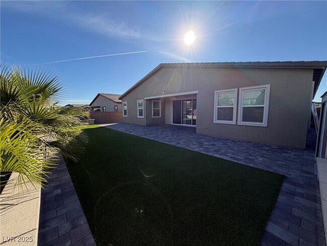 Building Photo - 6270 Lamont Hills Ave