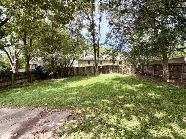 Building Photo - 4726 Delmar St