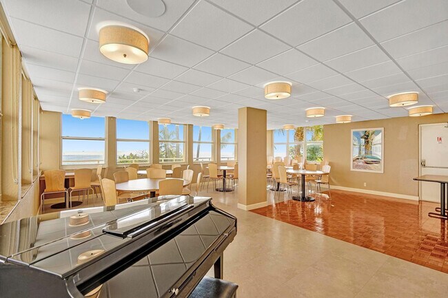 Building Photo - 5200 N Ocean Blvd