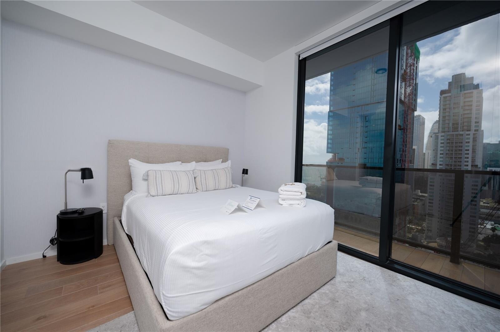 Building Photo - 398 NE 5th St