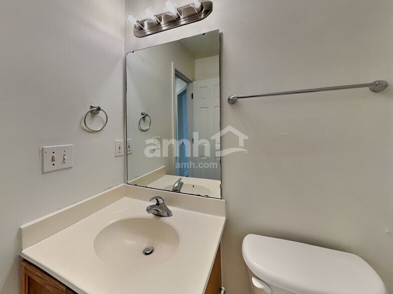 Building Photo - 1516 Clover Ridge Ct