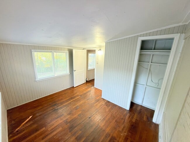 Building Photo - 328 Hodges St