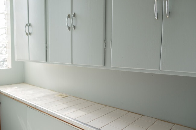 Building Photo - 5445 W 64th St