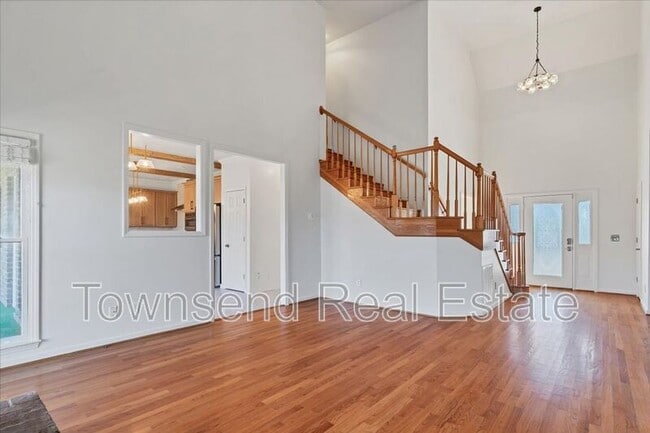 Building Photo - 695 Cedar Point