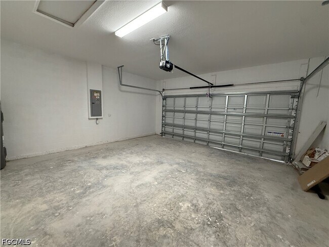 Building Photo - 1030 Greenfield St