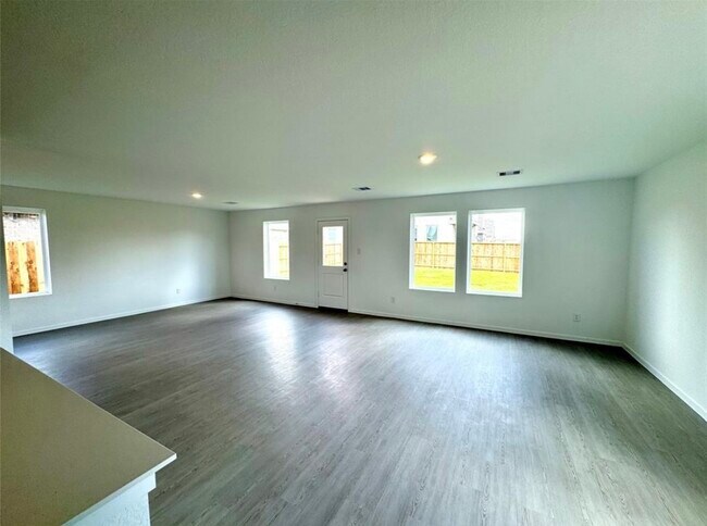 Building Photo - 28763 Texas Plns Dr