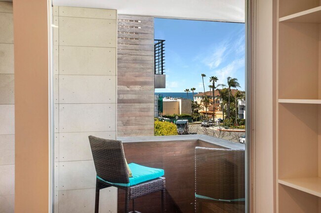 Building Photo - Experience La Jolla Living: Contemporary 3...