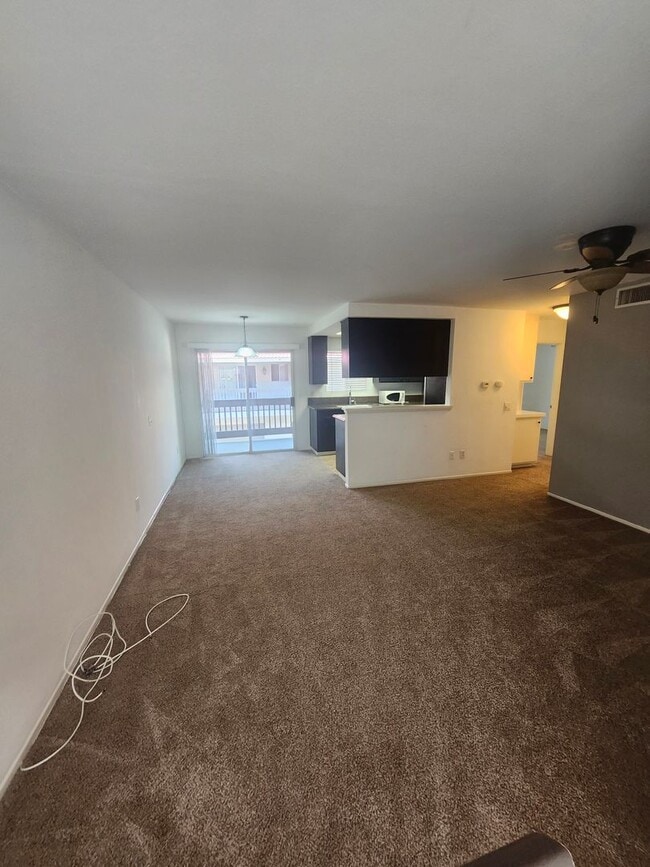 Building Photo - Beautiful 2 bedroom 1.75  bath Home Alta Loma