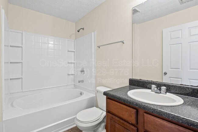 Building Photo - 1202 Fairington Club Dr