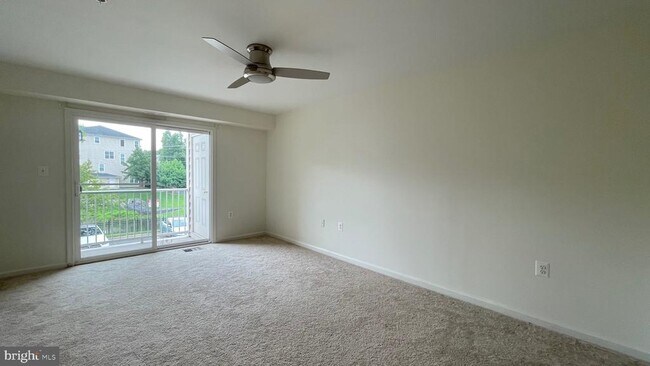 Building Photo - 6076 Wicker Ln