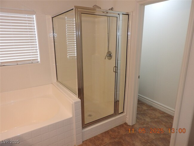 Building Photo - 240 Rustic Club Way