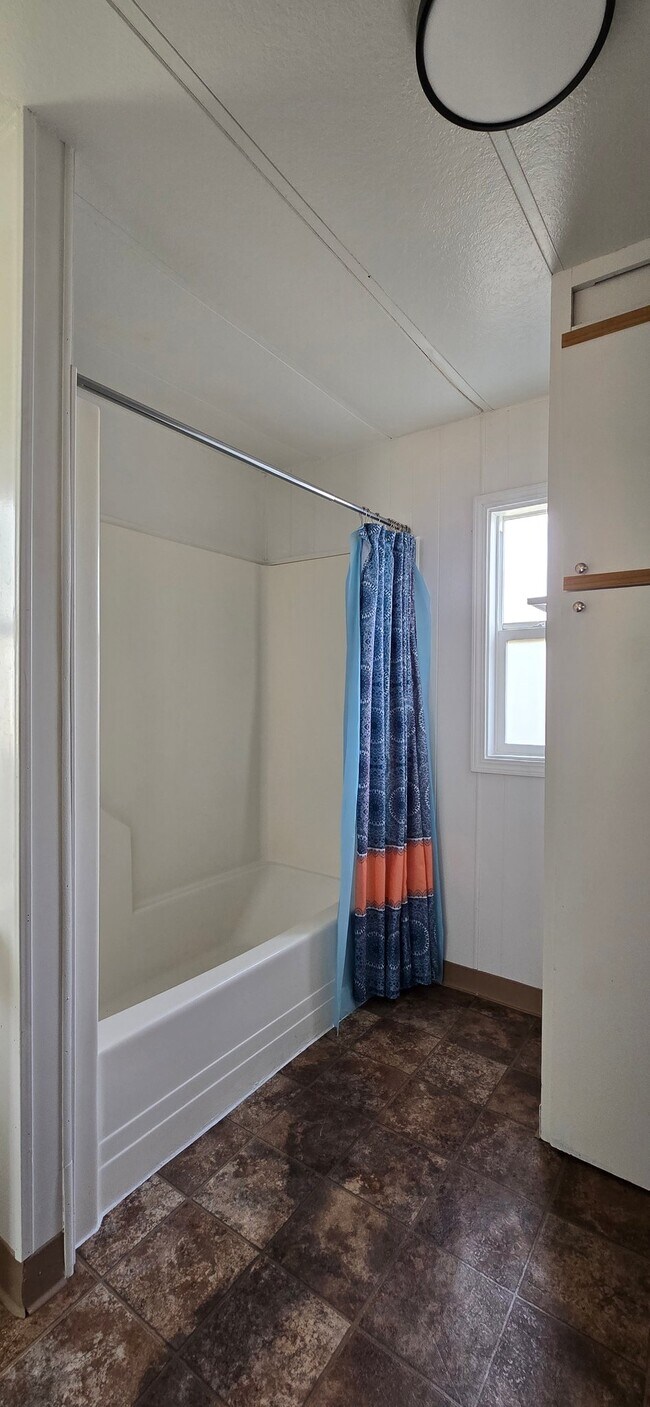 Building Photo - 3418 Tourmaline Dr