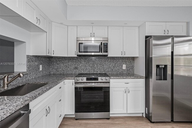 Building Photo - 901 SW 128th Terrace