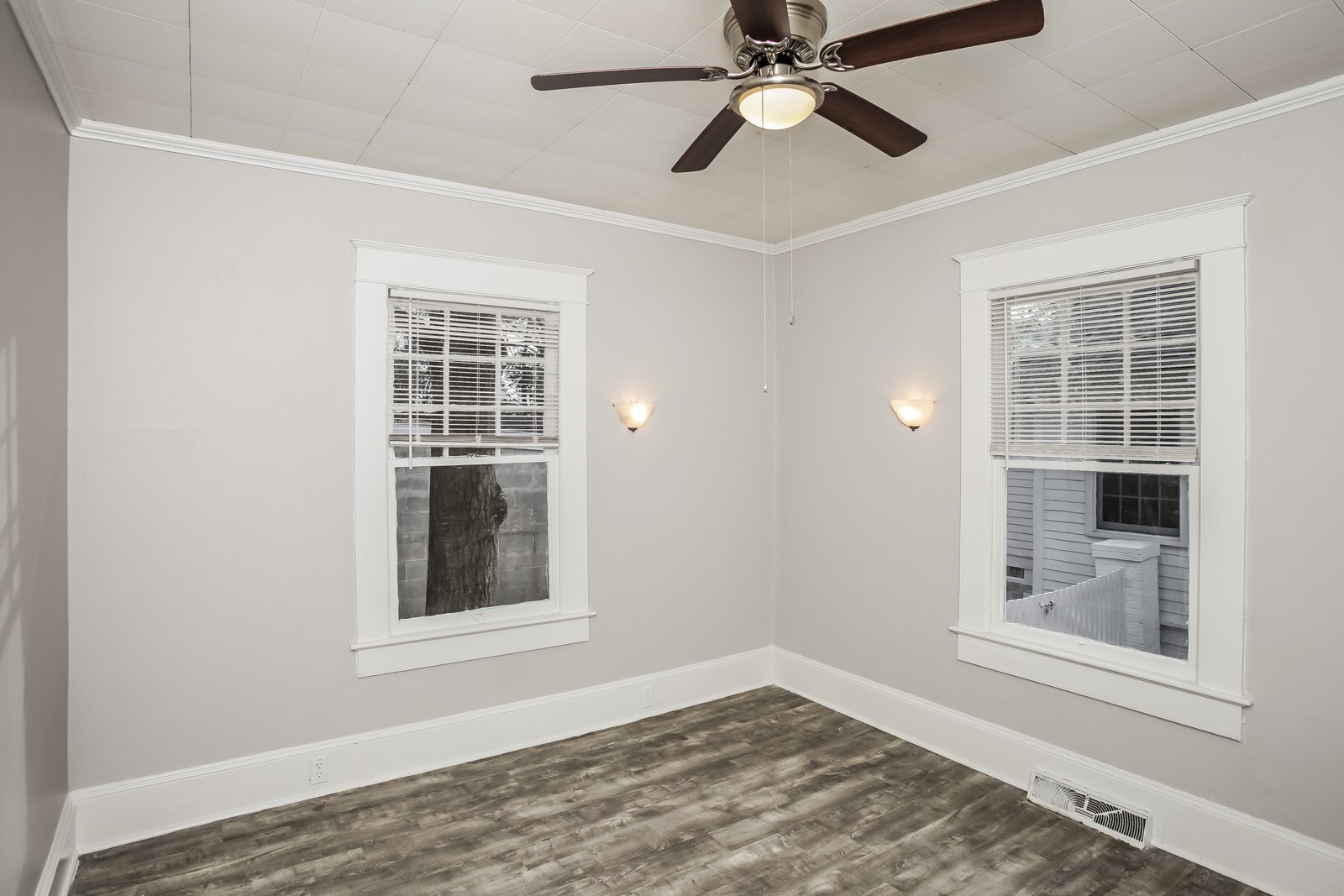 Building Photo - 409 Hampton St