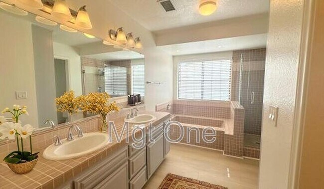 Building Photo - 1294 Baylor Pl