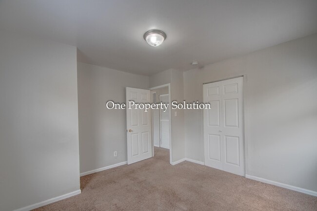 Building Photo - 5147 E 10th Ave