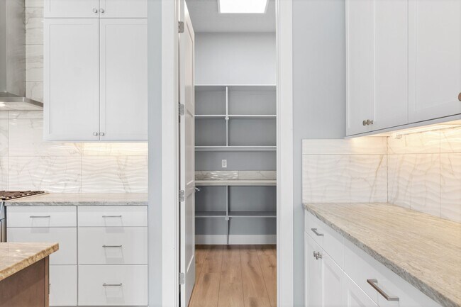 Building Photo - 9042 S La Pampa Way