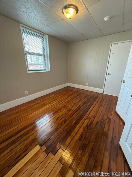 Building Photo - 437 Cambridge St