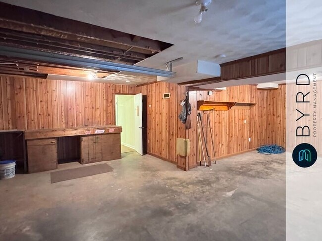 Building Photo - 5000 Jessup Rd