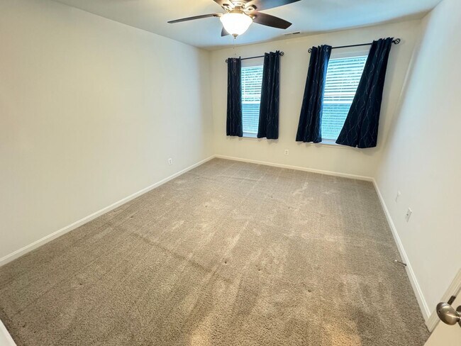 Building Photo - Single Family Home