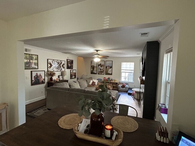 Building Photo - Bradley Point Residence for Rent - 4 Bedroom/2.5 Bath