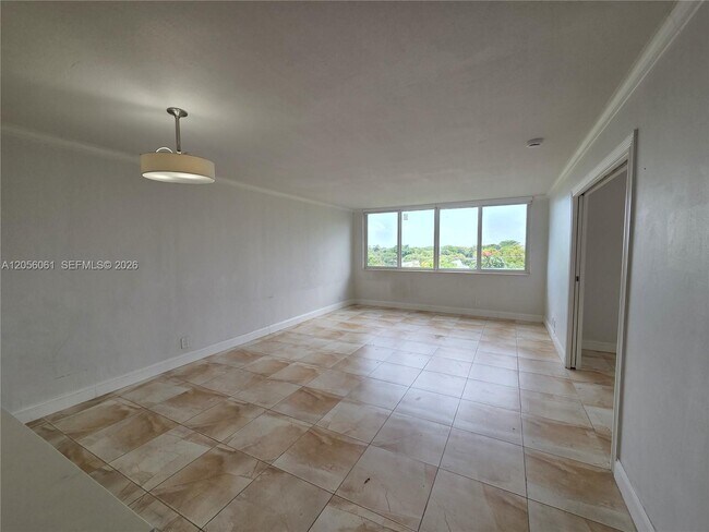 Building Photo - 9001 SW 77th Ave