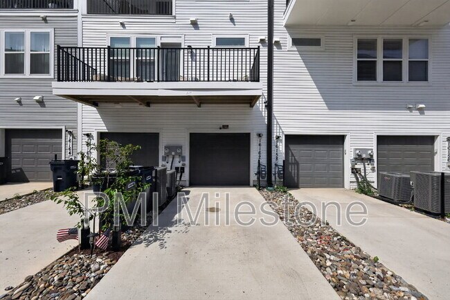 Building Photo - 16162 Frederick Rd