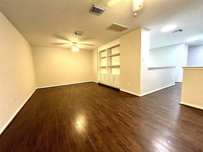 Building Photo - 3847 Landon Park Dr