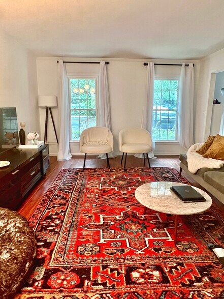 Building Photo - 6520 Roswell Rd