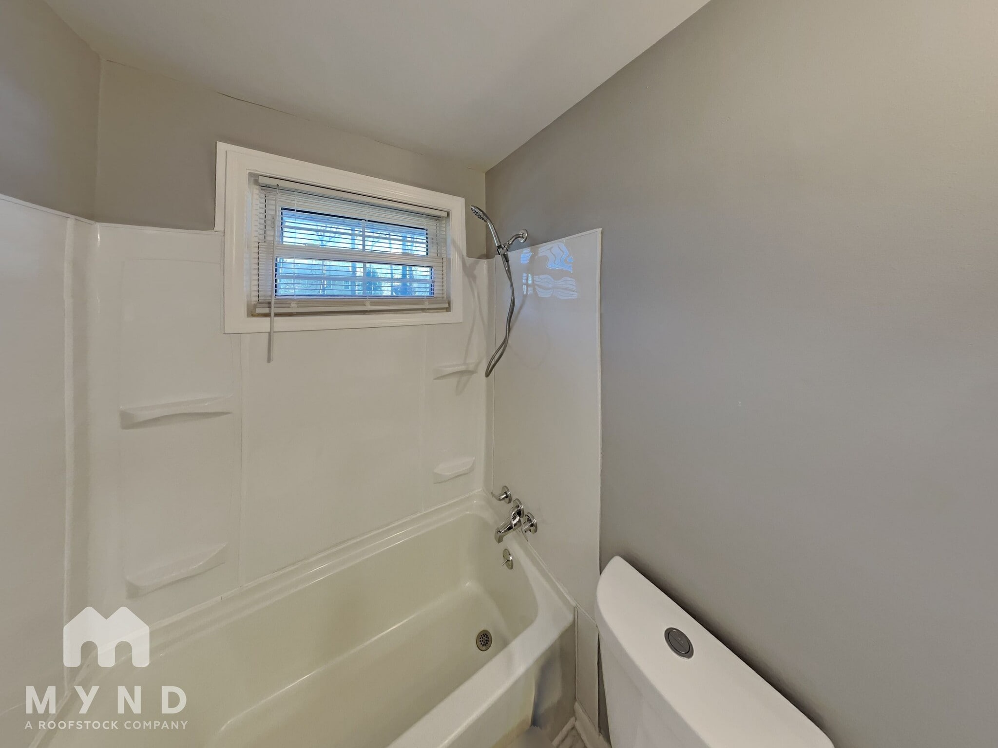 Building Photo - 2519 Ponderosa Dr