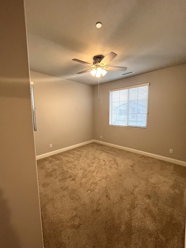 Building Photo - 6212 E Sydney Dr