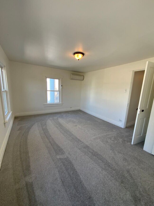 Building Photo - 3 br, 1 bath House - 111 NORTH RONKS ROAD