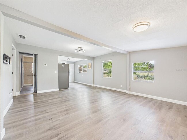 Building Photo - 605 S Disston Ave