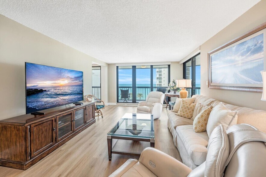 Primary Photo - 4551 Gulf Shore Blvd N