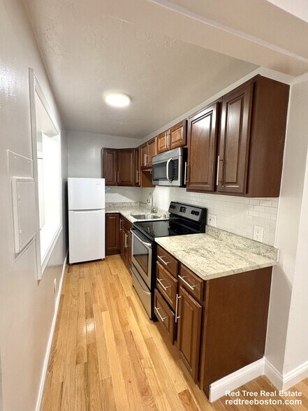 Building Photo - 19 Peterborough St