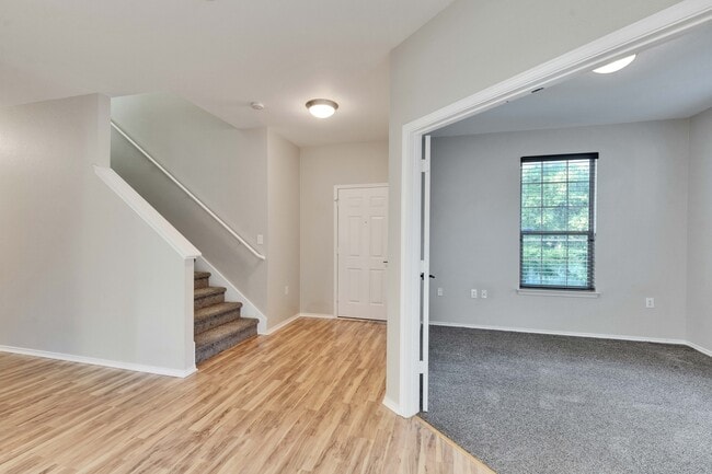 Building Photo - 6305 Roseborough Dr