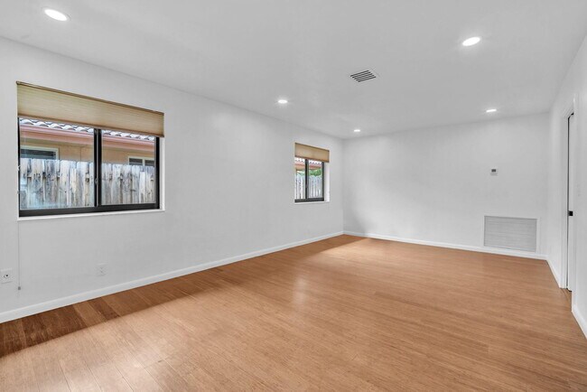 Building Photo - 3020 N 34th St