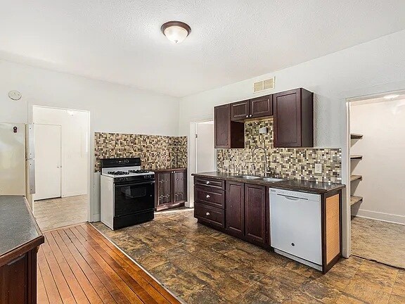 Building Photo - 703 W Dowland St