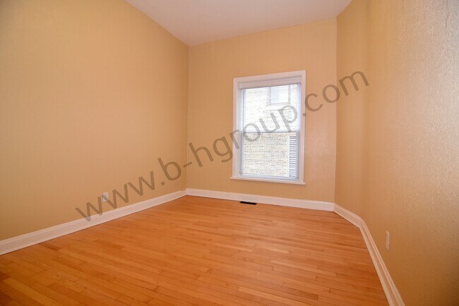 Building Photo - 5714 7th Ave