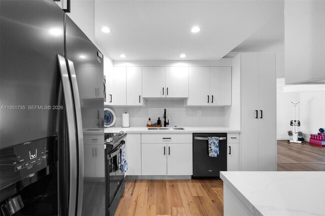 Building Photo - 5930 SW 47th St