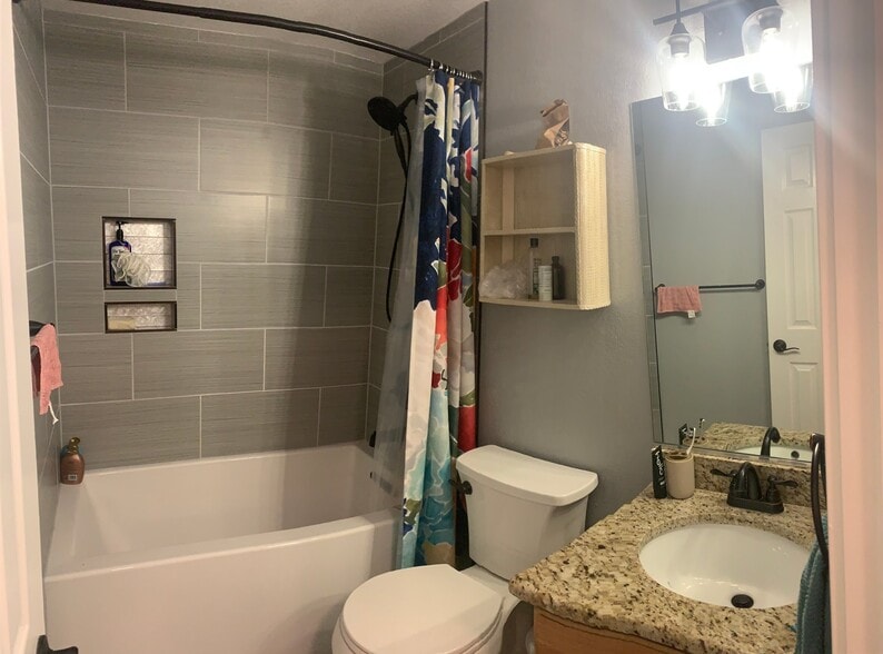 Building Photo - 11584 Oswego St