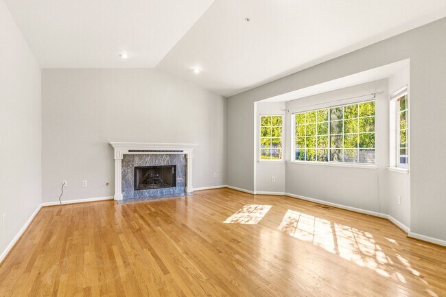 Building Photo - Expansive Valley Views & Private Living in Castro Valley - 4BD/3BA Exec Home