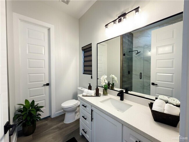 Building Photo - 27 Cooper Ln