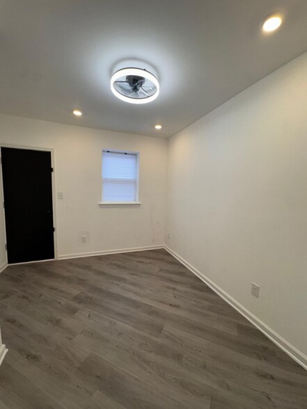 Building Photo - 4921 Haverford Ave