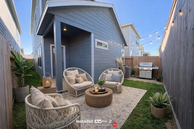 Building Photo - 14163 Mellow Pne Ct