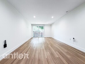 Building Photo - 1538 Purdue Ave