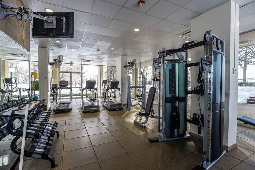 Building Photo - 560 N Street SW