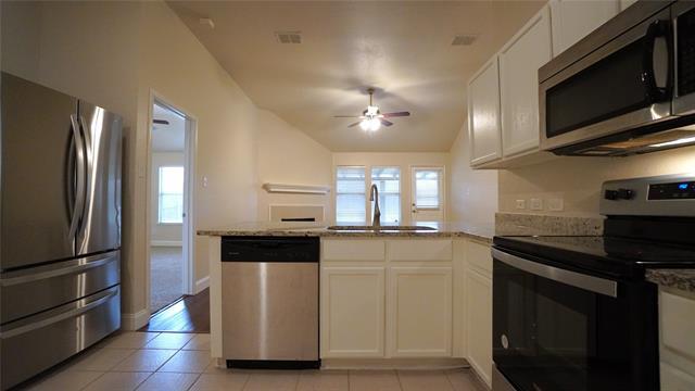 Building Photo - 2024 Wildwood Dr
