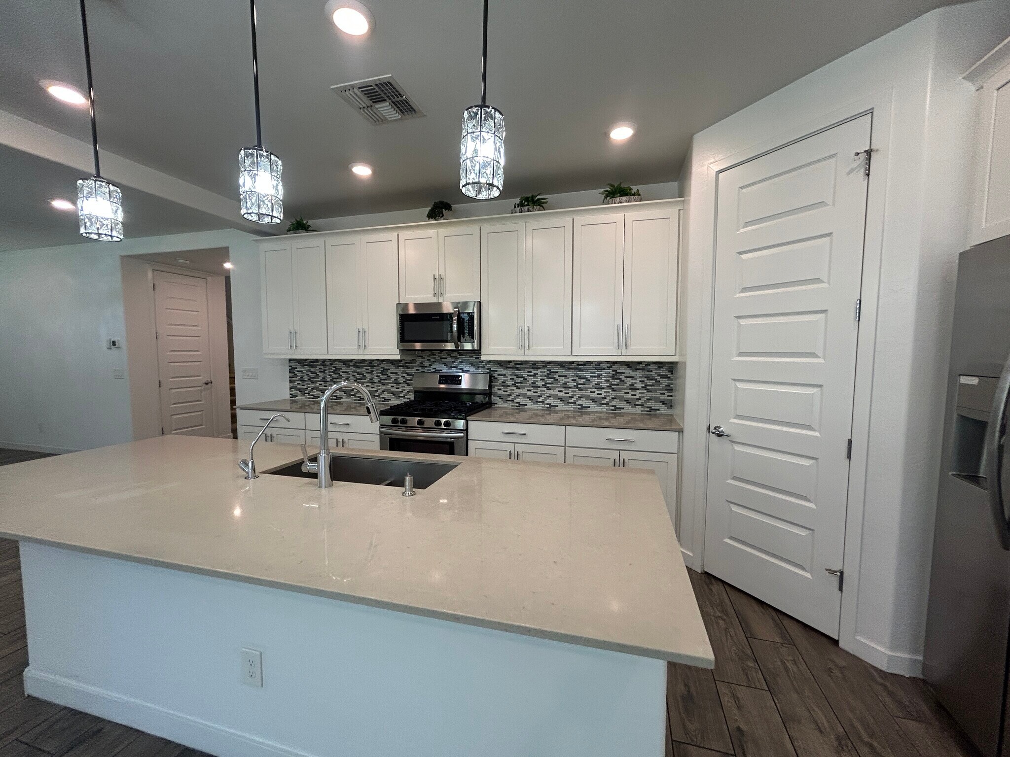 Building Photo - 1146 E Weatherby Way